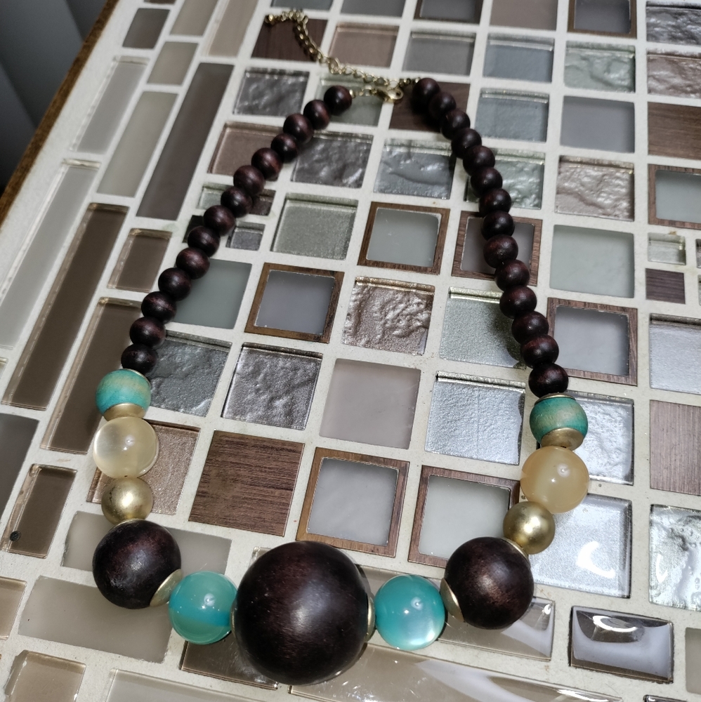 Vintage Wooden Detailed necklace